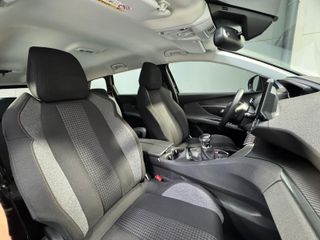 PEUGEOT 5.008 1.5HDI 130CV