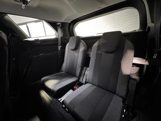 PEUGEOT 5.008 1.5HDI 130CV