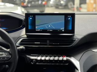PEUGEOT 5.008 1.5HDI 130CV
