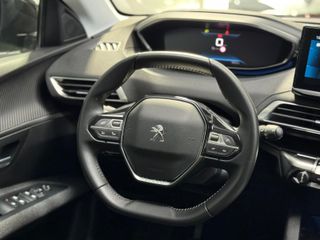 PEUGEOT 5.008 1.5HDI 130CV