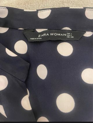 Blusón azul con lunares blancos