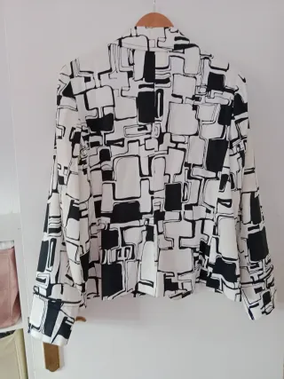 Chaqueta chica Dedaltex Talla 48.