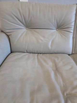 Sofá de 2 plazas en piel beige