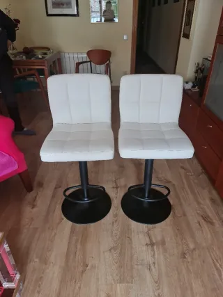 2 Taburetes Altos Giratorios con Reposapiés
