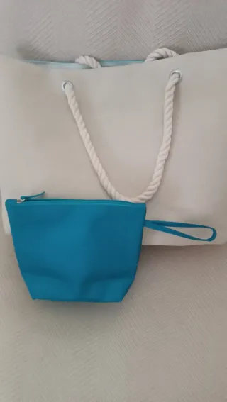 Bolsa de playa y neceser con diseño