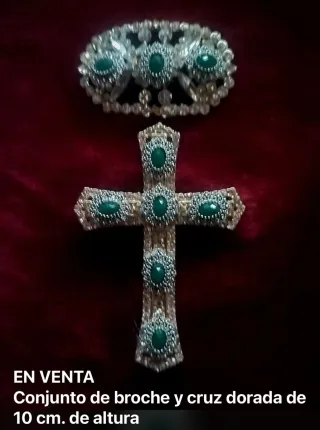 Cruz pectoral y puñales y broches para imágenes