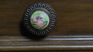 Aparador de madera y mármol