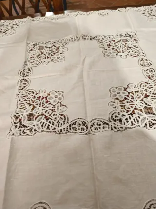 Tovaglietta thè ricamo a mano