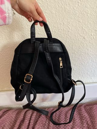 Mini mochila negra