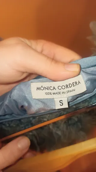 Falda de plumas. Talla S