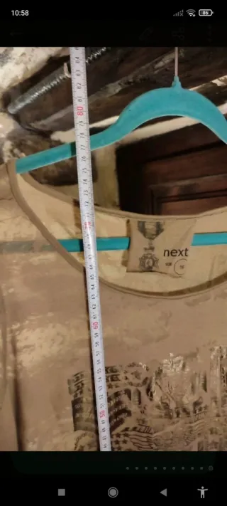 Camiseta Next beige con detalles dorados