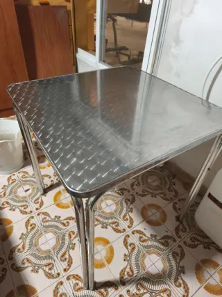 Mesa de aluminio para interior/exterior