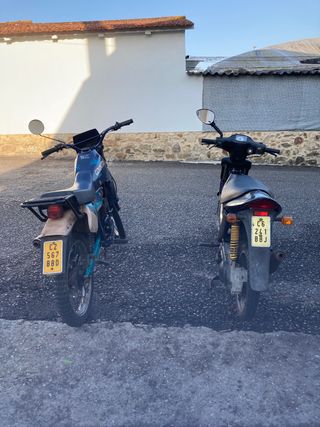 Derbi Country RD2 y Suzuki Suzzi (reservada)