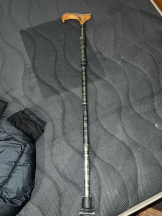 Cachaba de madera y tela escocesa