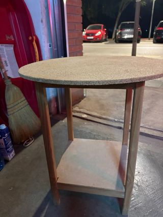 Mesa redonda de madera