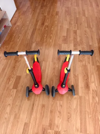 2 Patinetes de 3 Ruedas naranjas.