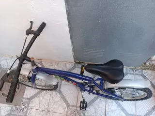 Bicicleta infantil azul