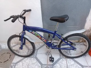 Bicicleta infantil azul