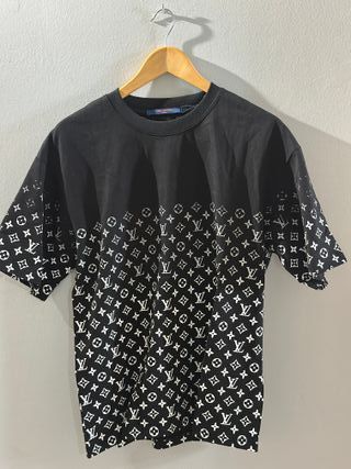 Camiseta Louis Vuitton Monogram Negra