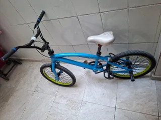 Bicicleta BMX azul