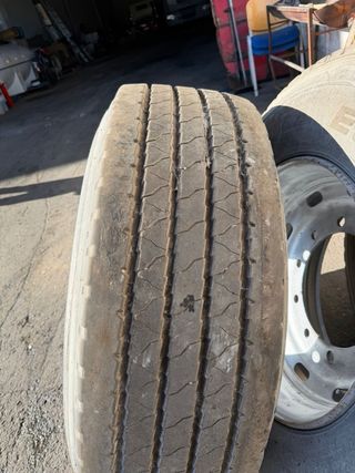 Neumáticos de camión (4 unidades)