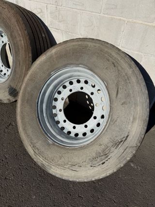 Neumáticos de camión (4 unidades)