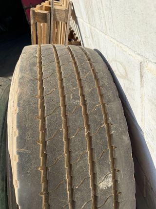 Neumáticos de camión (4 unidades)