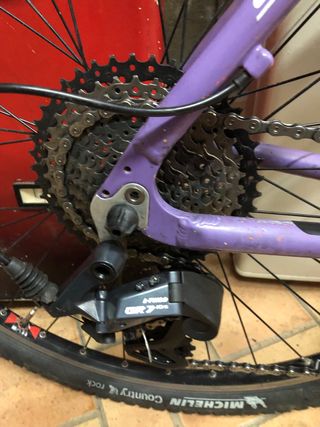 Bicicleta Gravel Morada