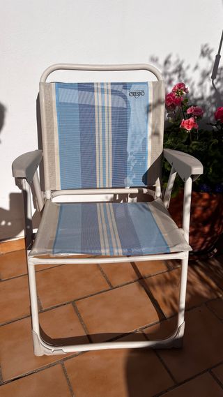 3 Sillas plegables de la marca CRESPO.