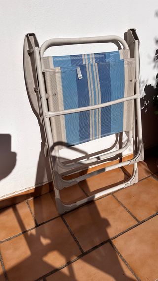 3 Sillas plegables de la marca CRESPO.