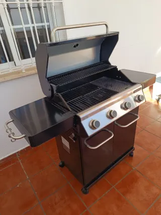Barbacoa de gas Naterial casi nueva