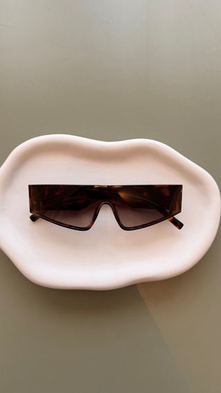 Gafas de sol estilo futurista