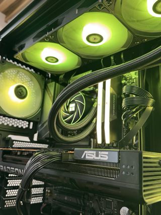 PC Ryzen 7800X3D RTX 5070 32GB RAM 1TB SSD Win 11