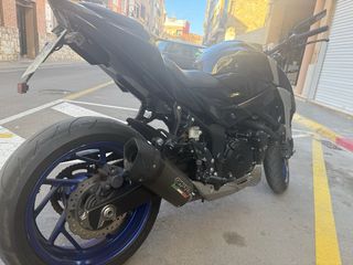 Suzuki GSX-S 750 Negra y Plateada