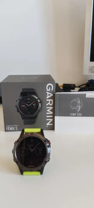 Garmin Fenix 5 Negro/Verde