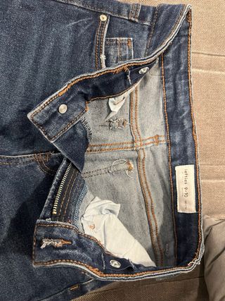 Pantalón vaquero niña desgastado