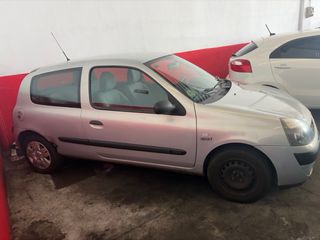 Renault Clio 2004