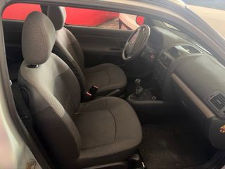 Renault Clio 2004