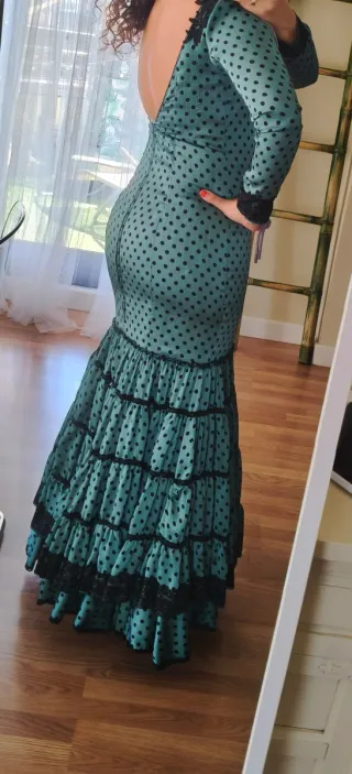 Traje de Flamenca con volantes y lunares
