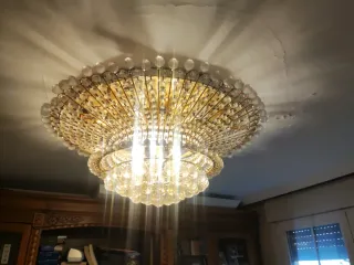 Lámpara de cristal dorada