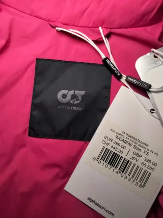 Chaqueta Alpha Thauri con etiqueta mujer