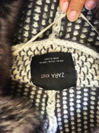 Abrigo Zara tipo poncho con capucha Con lana