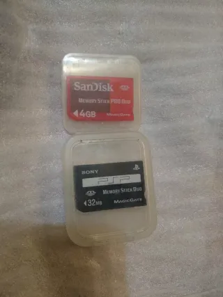 dos Tarjetas Sony PSP Memory Stick Duo 32MB y 4GB