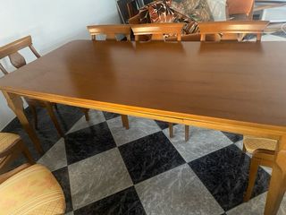 Conjunto mesa, 8 sillas y mesita rincón