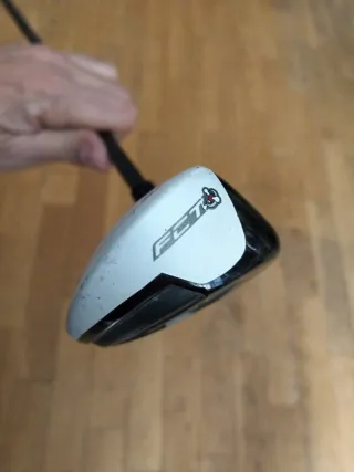 Híbrido TaylorMade Rescue 4-21° Vara Aldila