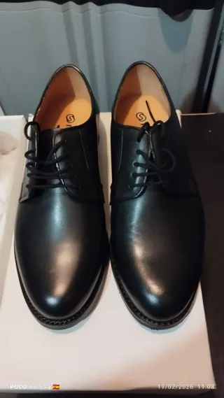 Zapatos de vestir negros tipo militar