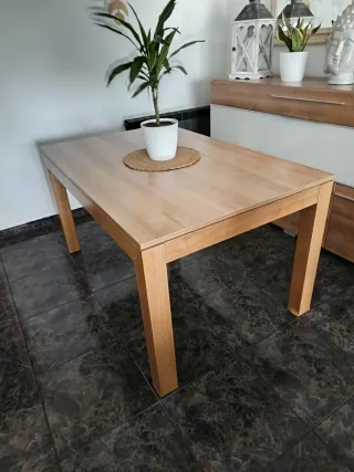 Mesa de comedor de madera extensible