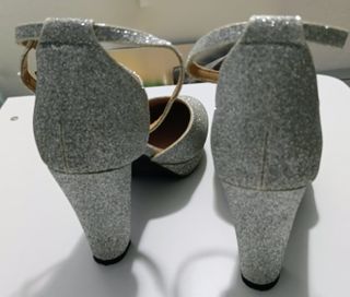 Scarpe con tacco glitter argento