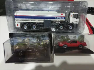 2 Pontiac Firebird 1982 + Pegaso Troner 1:43