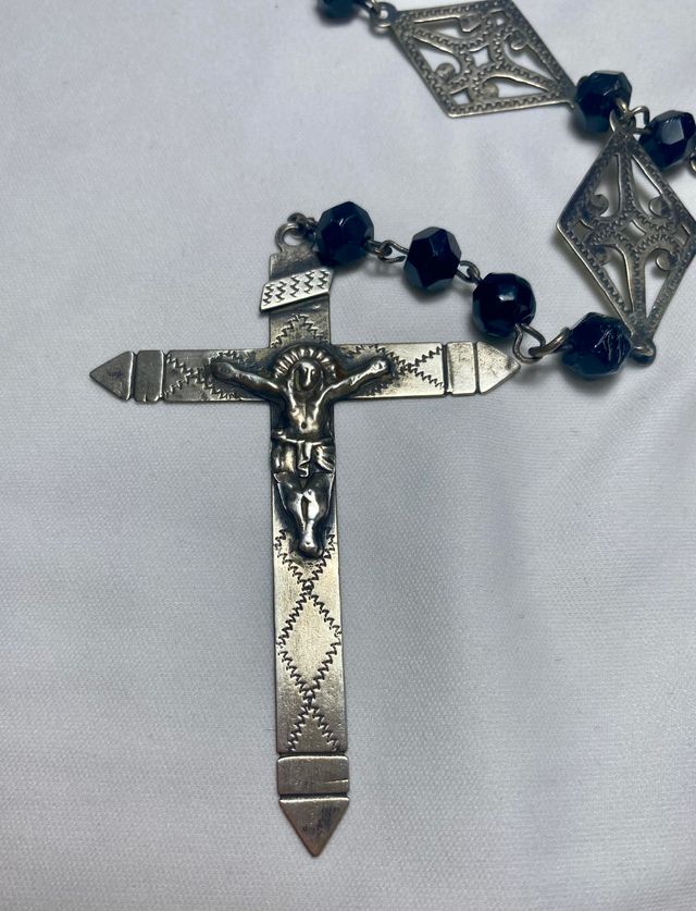 Rosario antiguo de plata y azabache